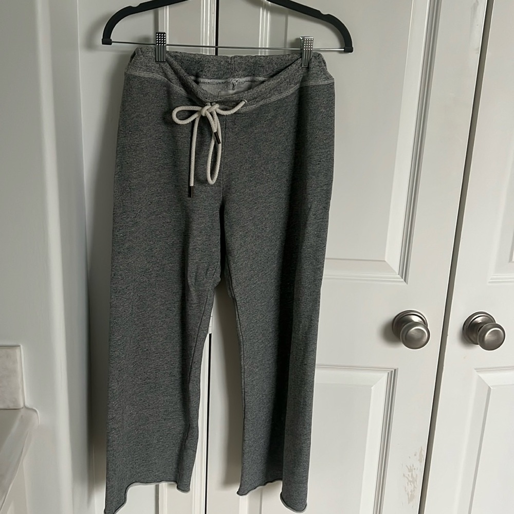 The Great. Gray drawstring crop sweatpants size 1 (small)